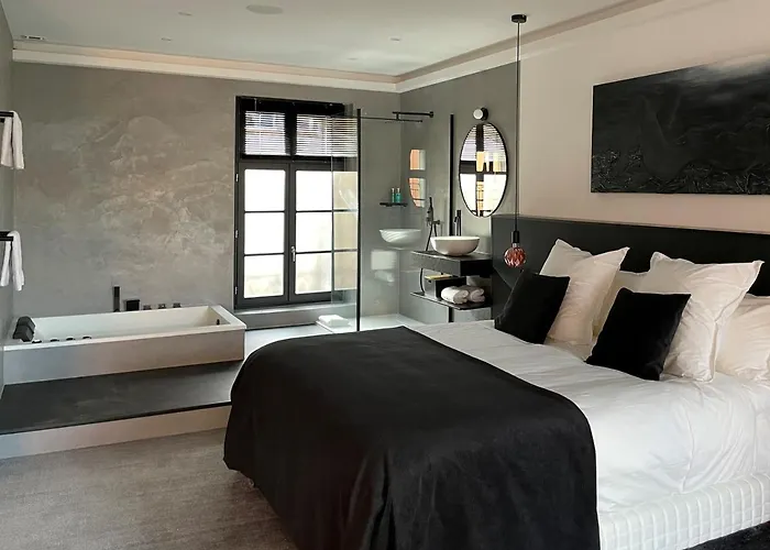Ennéa - Jacuzzi&Luxury Suites